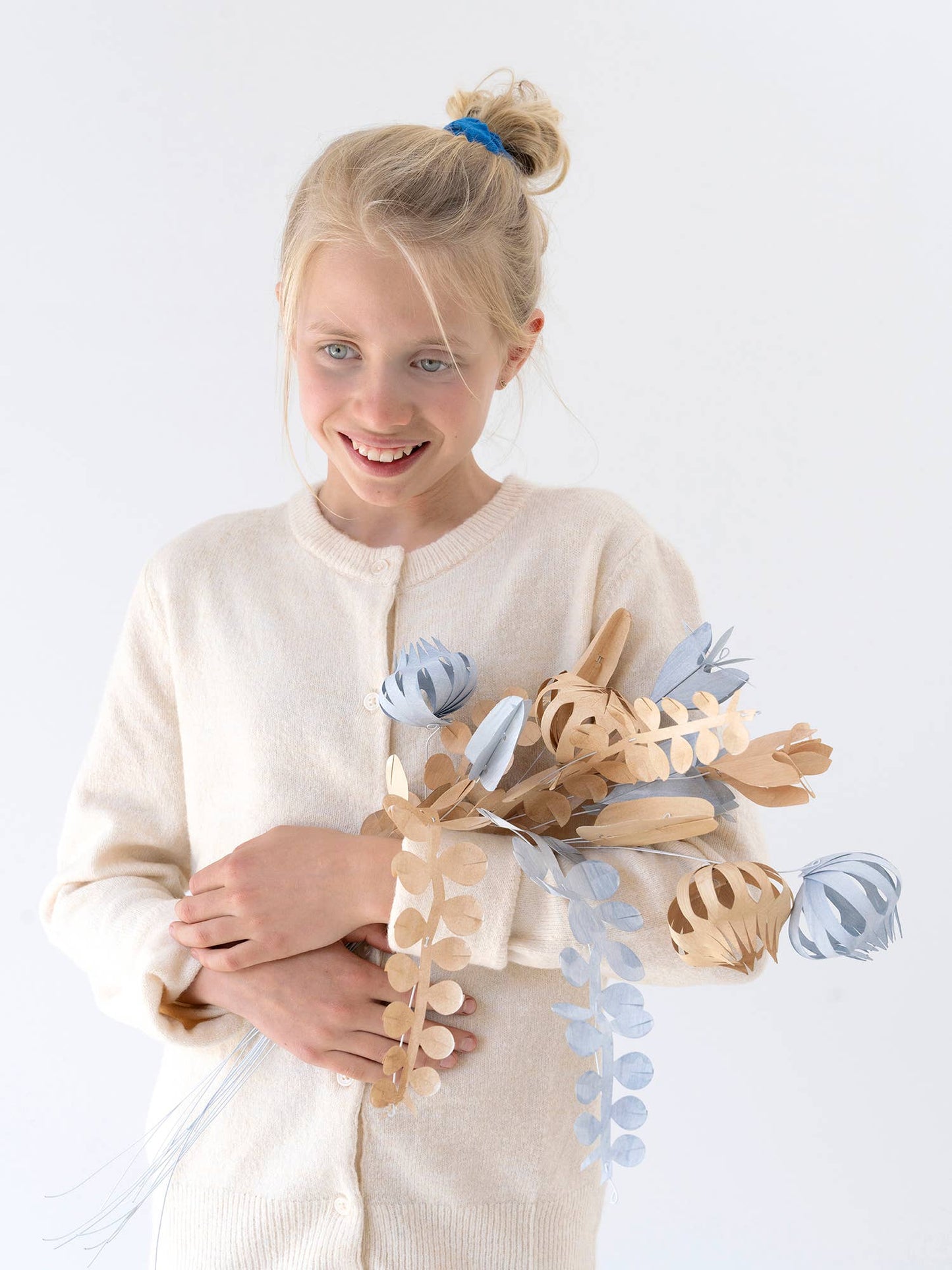 Papierblumen - weiss