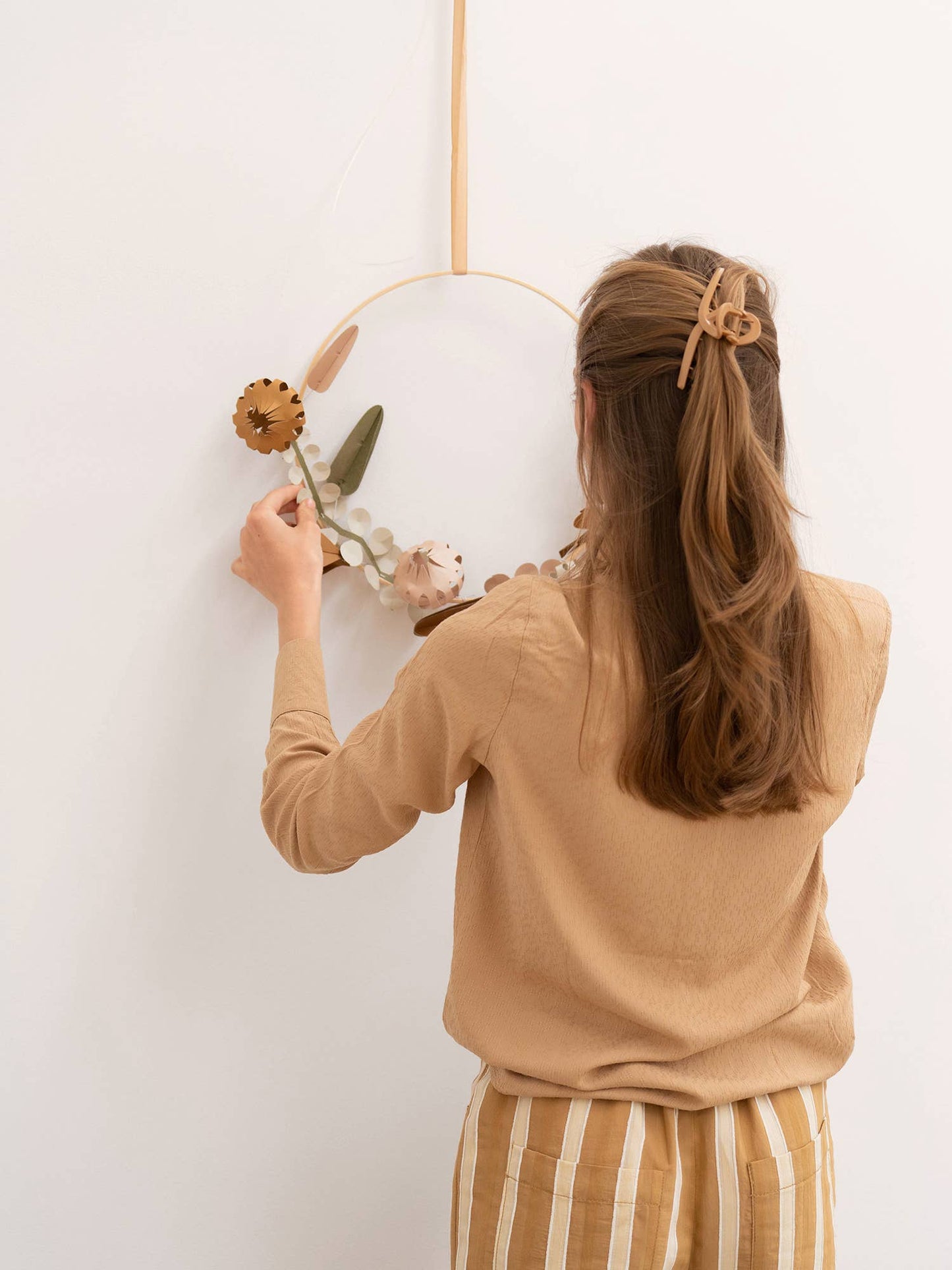 Papierblumen – Erdtöne