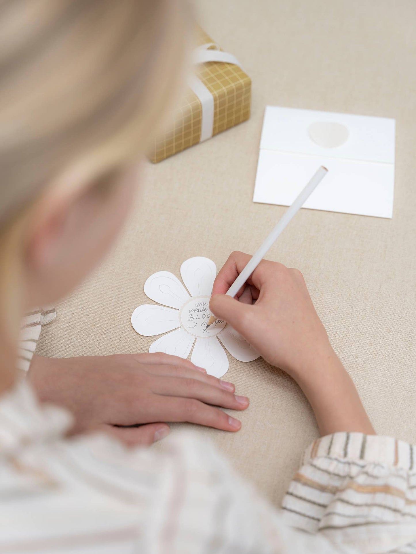 Grusskarte MAGISCHE Blume - weiß