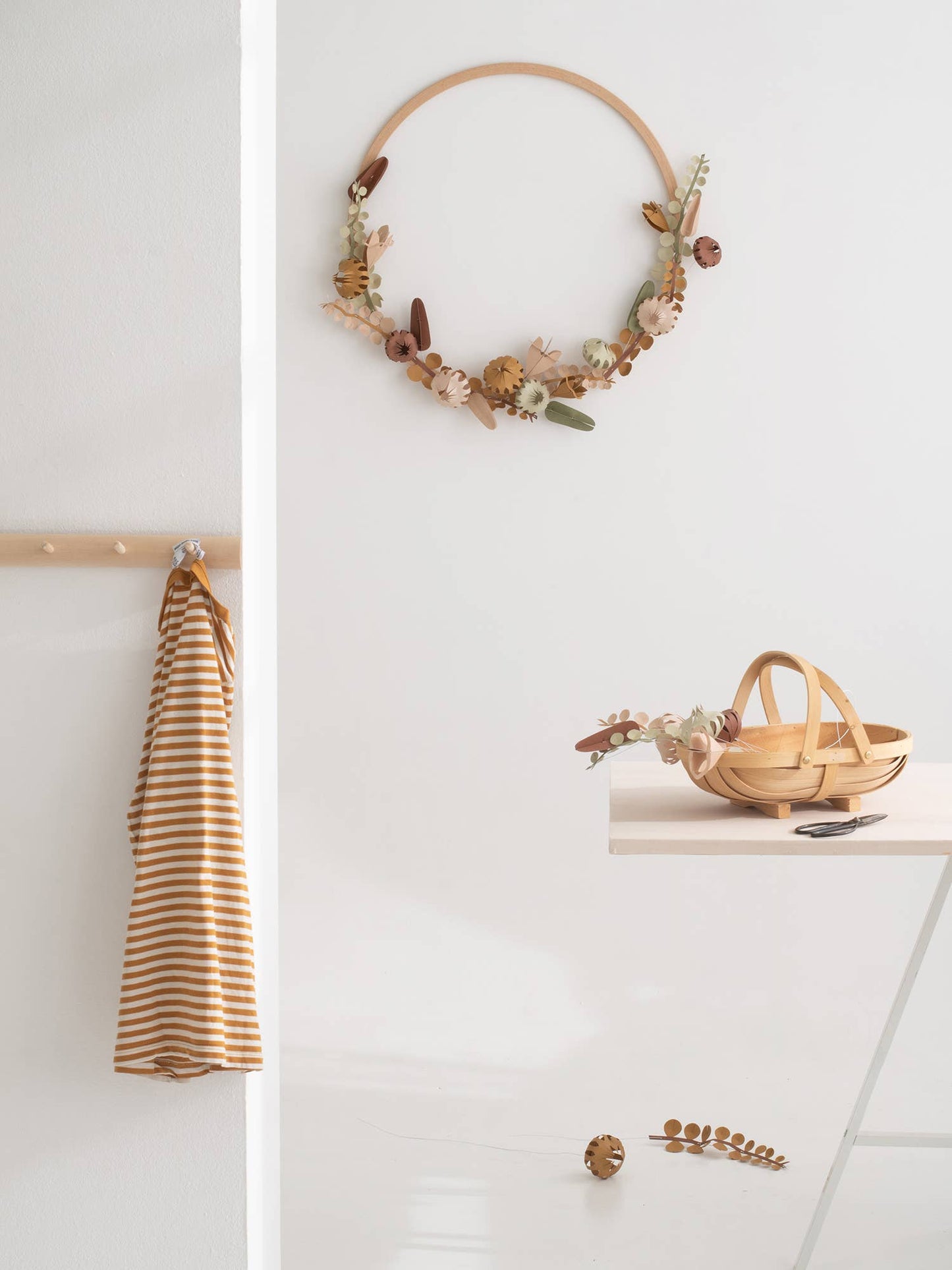 Papierblumen – Erdtöne