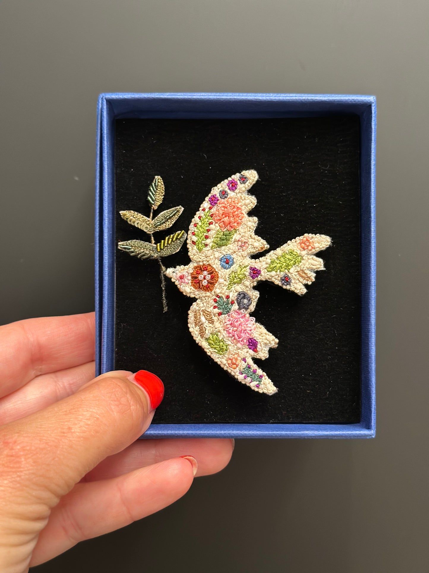 Friedensvogel – Peace Bird Brooch Brosche von Trovelore