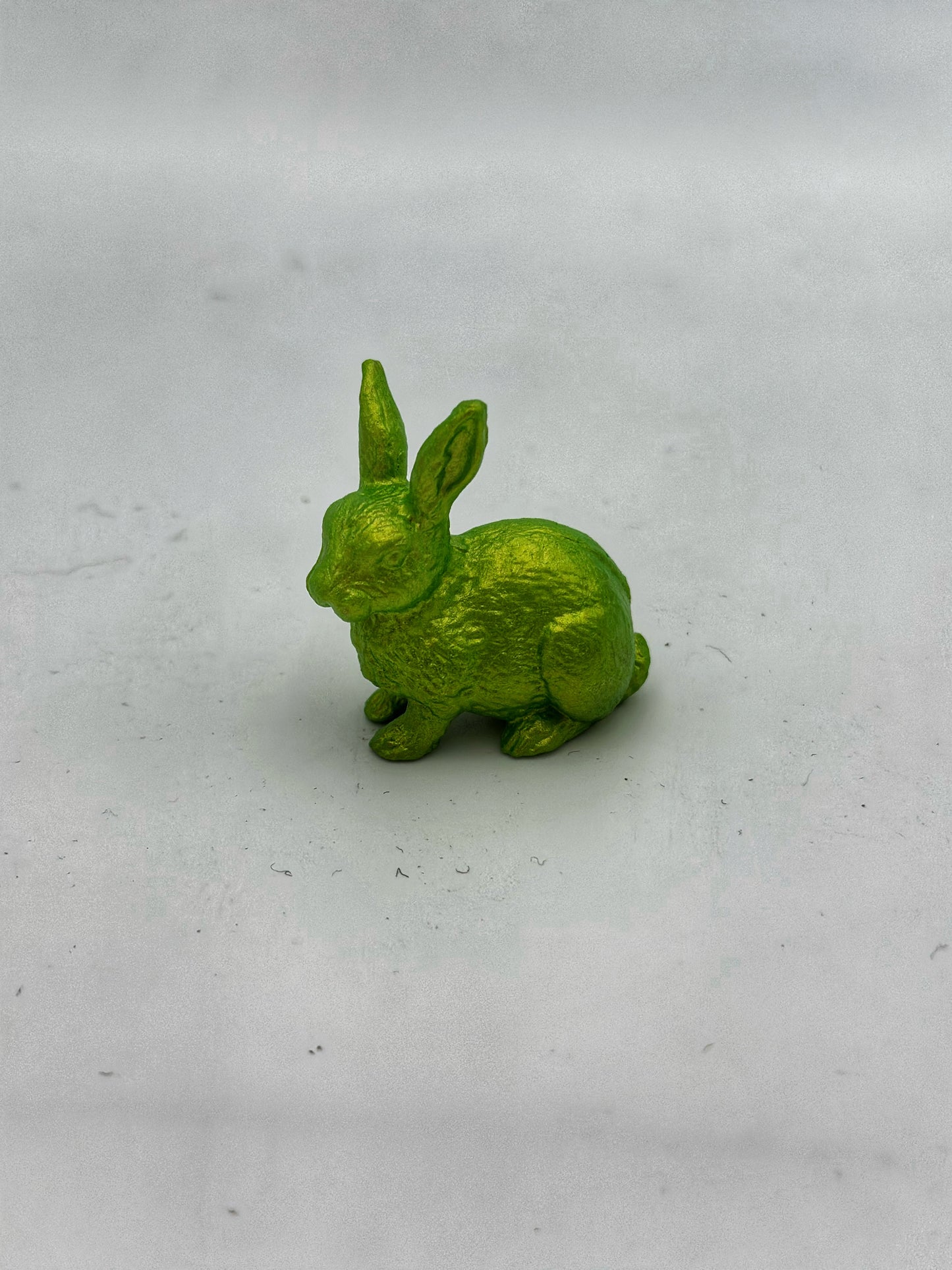 Osterhase Hubert aus Gusskeramik