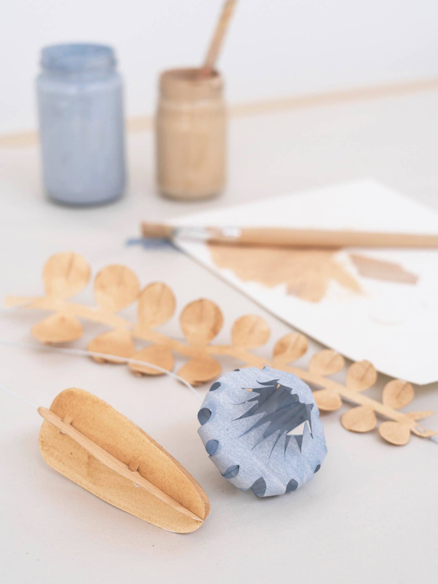 Papierblumen - weiss