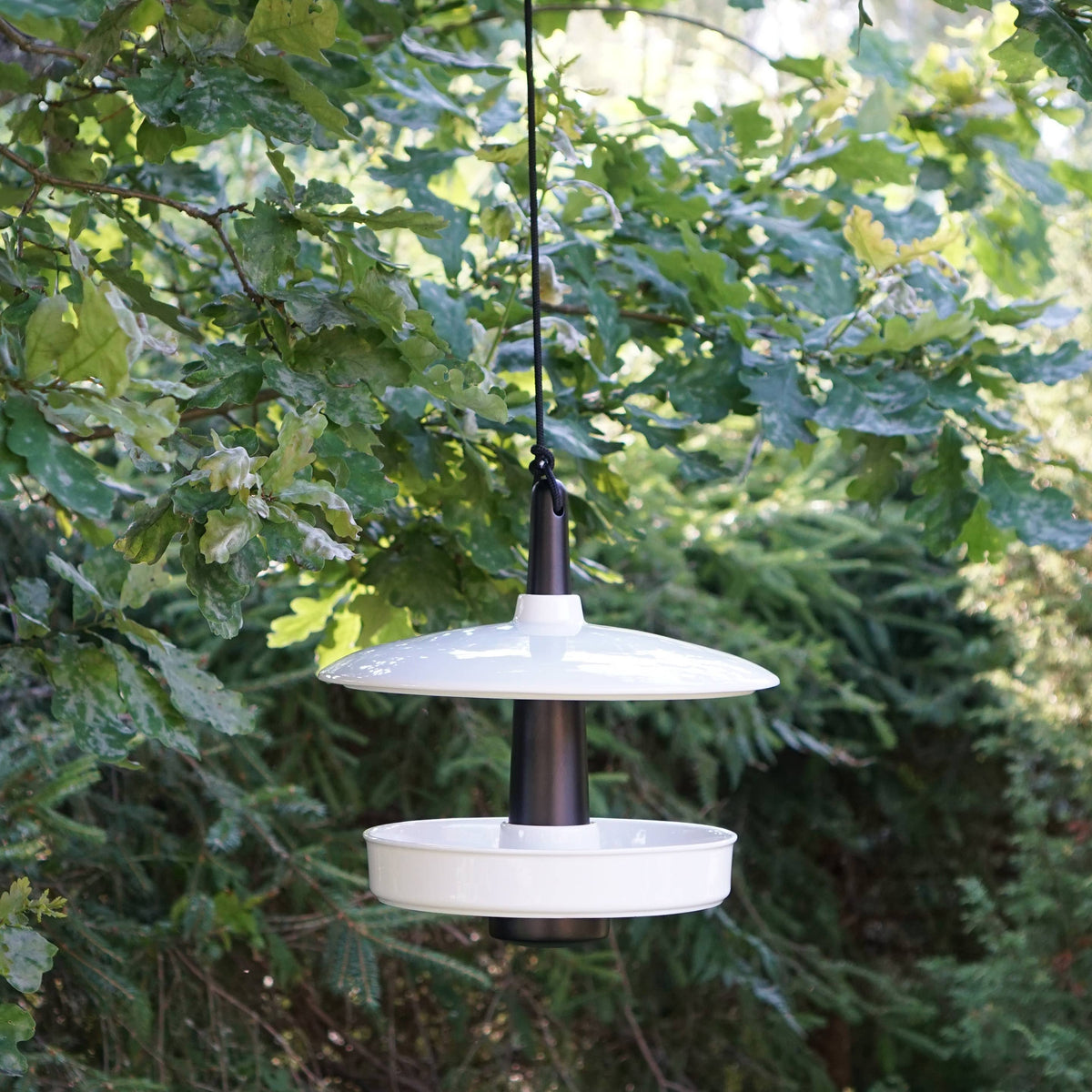 Vogelfutterstelle Nam nam aus Porzellan und Holz