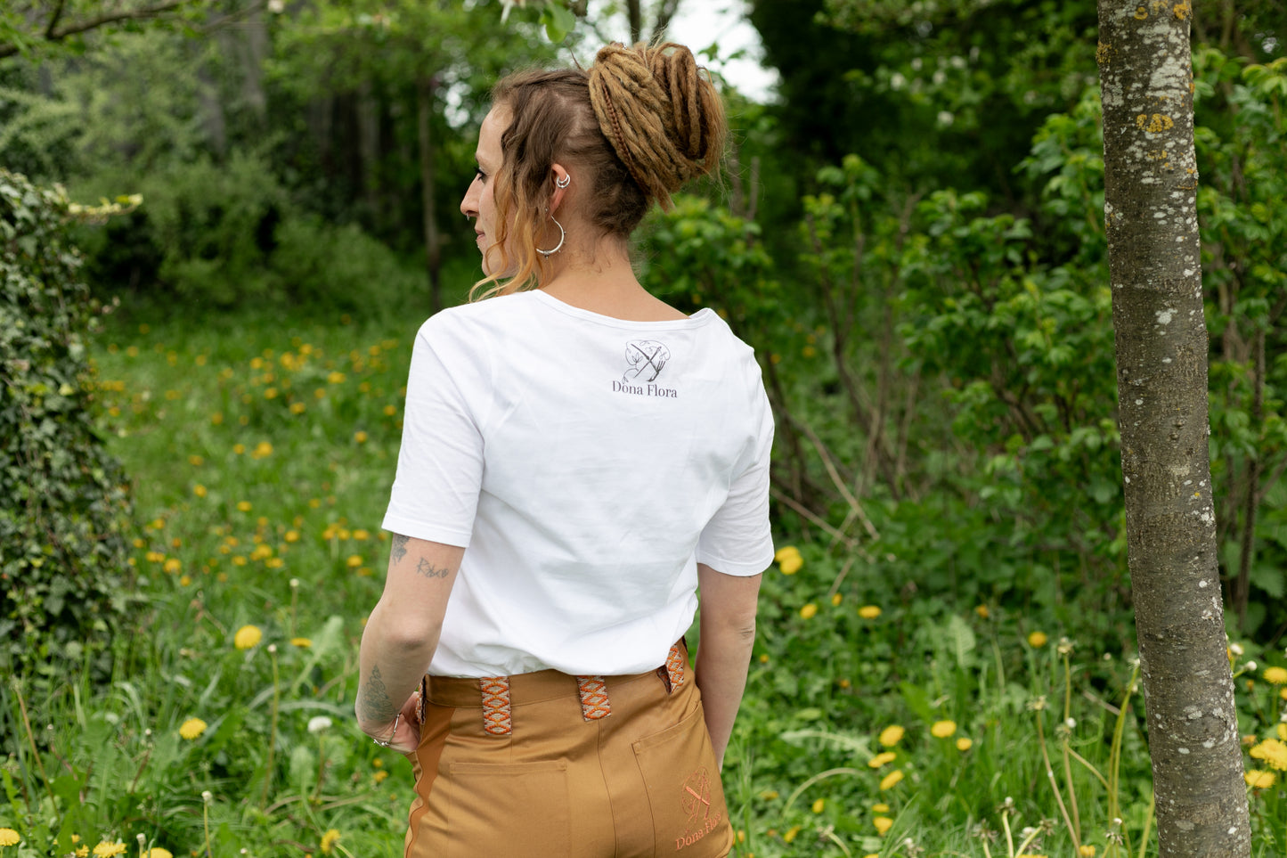 Dona Flora T-Shirt aus Biobaumwolle in Weiss