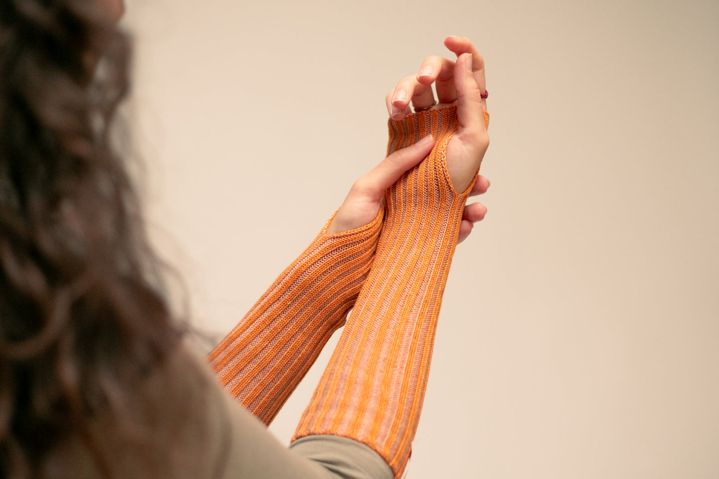 Dona Flora Handstulpen in diversen Farben