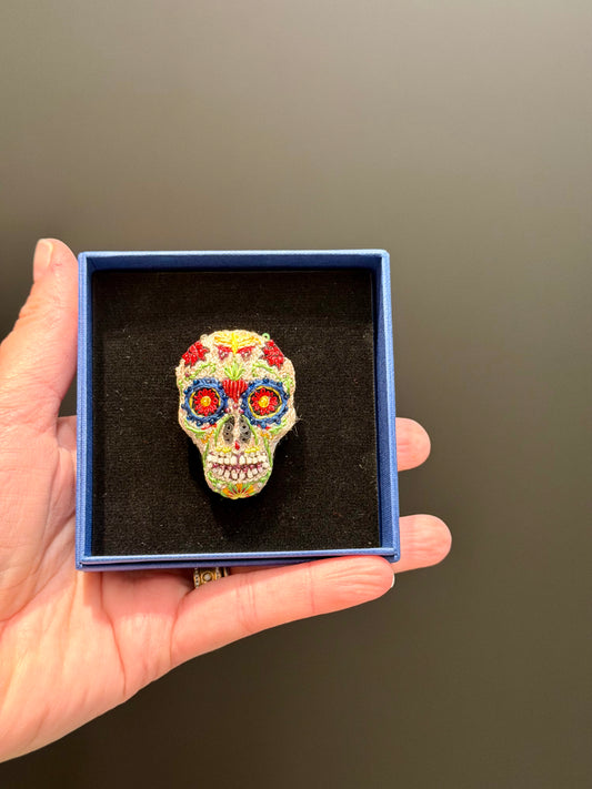 Sugar Skull – Mexikanischer Totenkopf Brosche