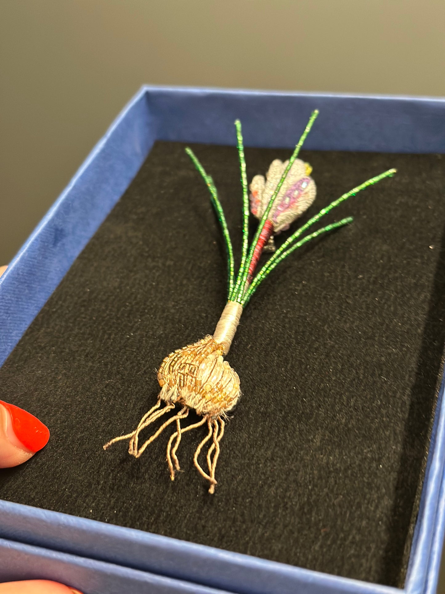 Safrankrokus – Saffron Crocus Brosche von Trovelore
