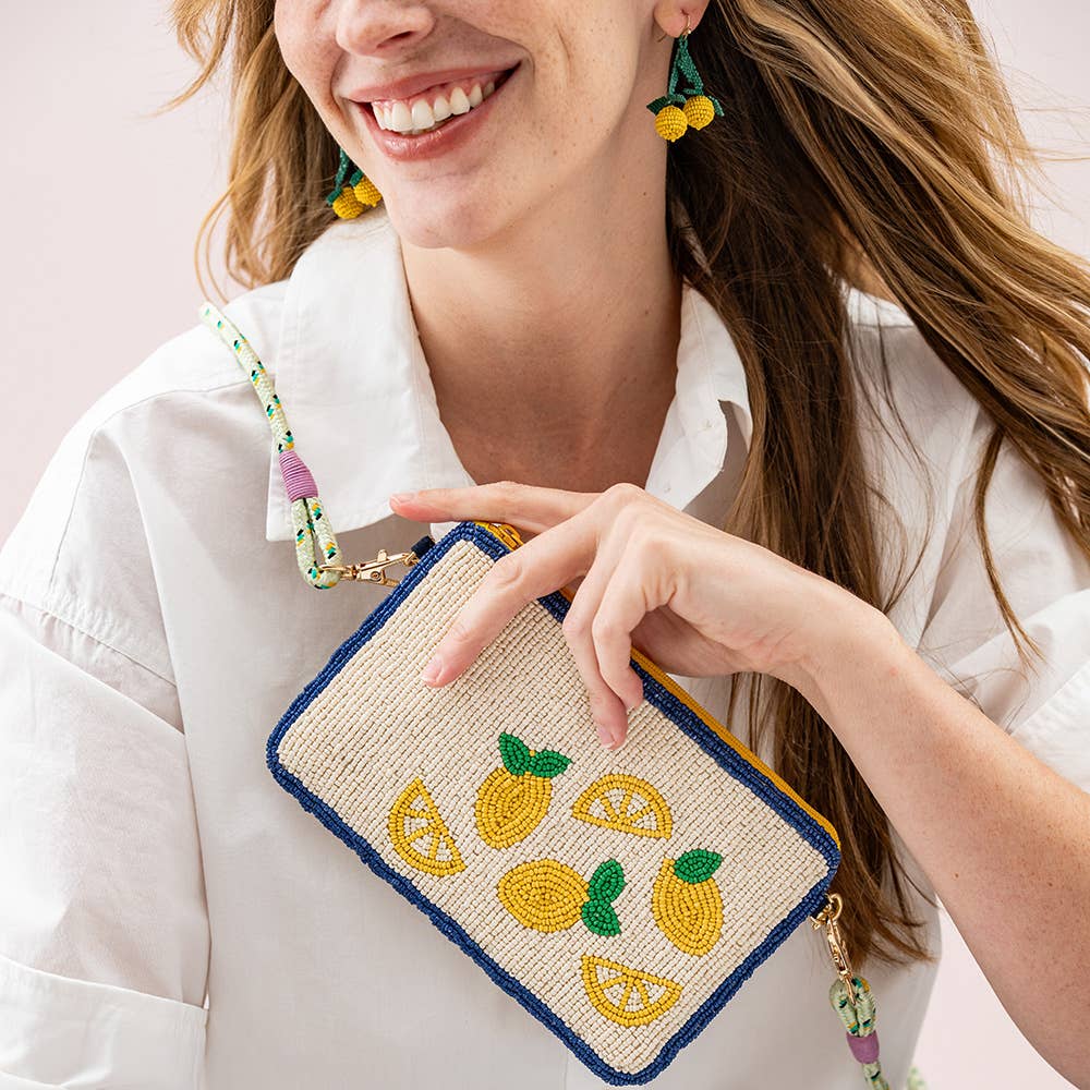 Leila Lemons Saatperlen-Clutch mit Riemen