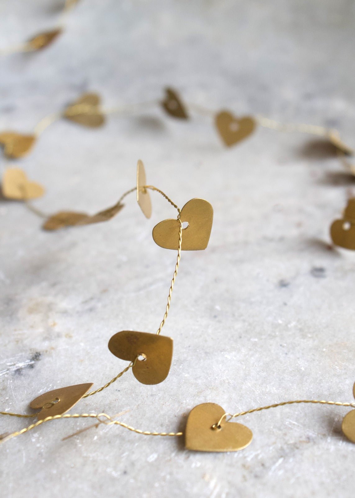 Hearts garland TI240009