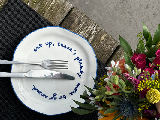 Maegen Slogan Plate – Blue – Eat up, there’s plenty