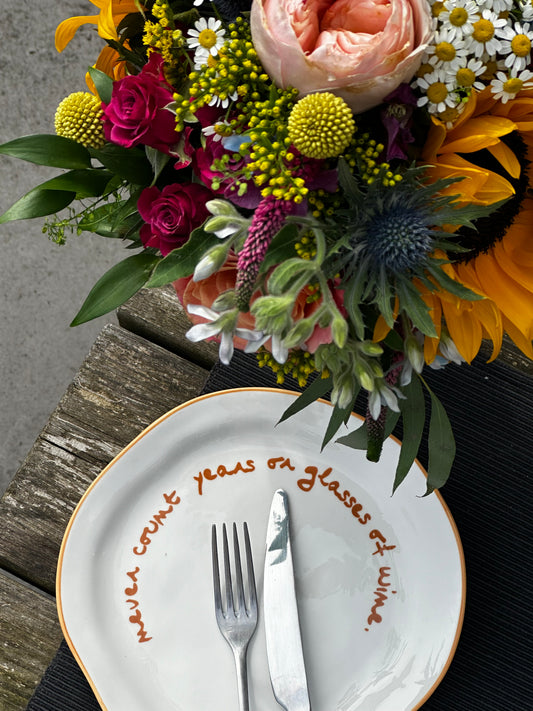 Maegen Slogan Plate – Orange – Never count years